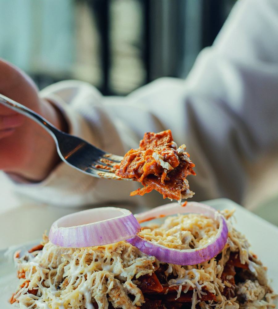 Chilaquiles morita con pollo