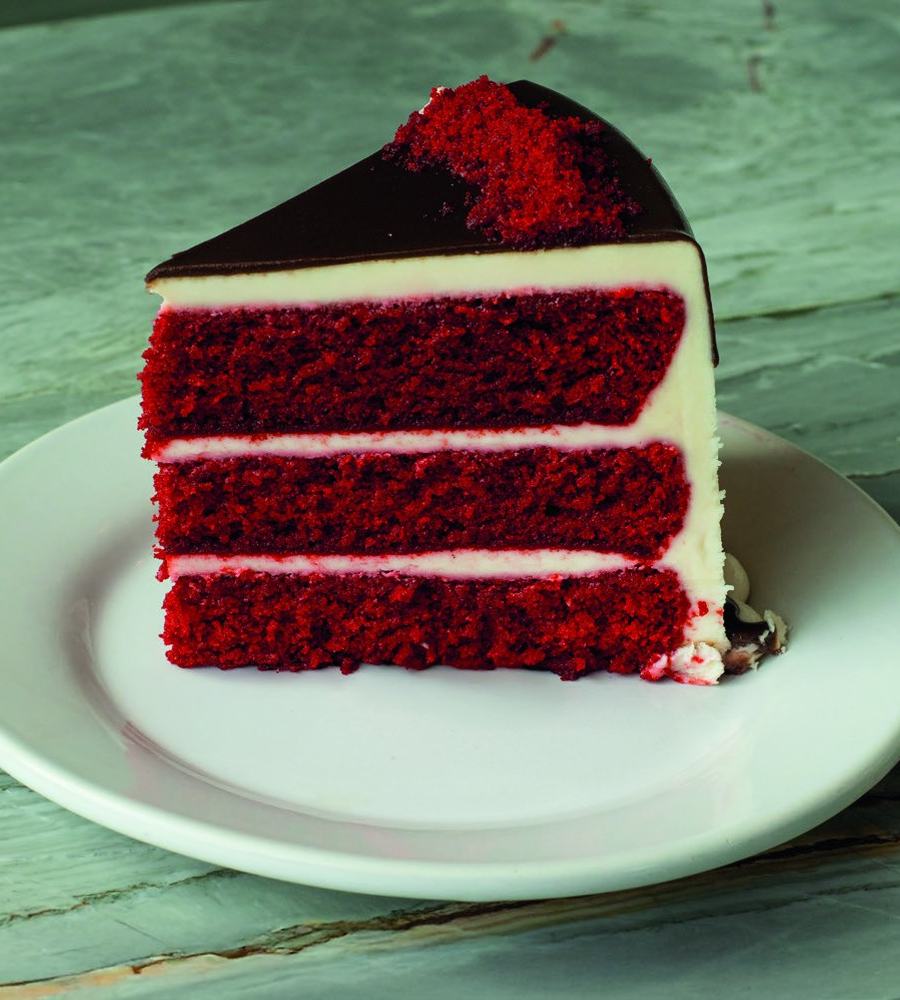 Rebanada de pastel red velvet de Bakings